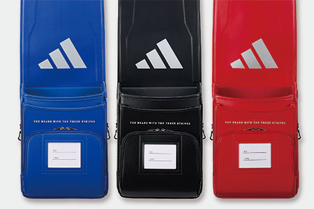 裏にはロゴプリントが施されいる